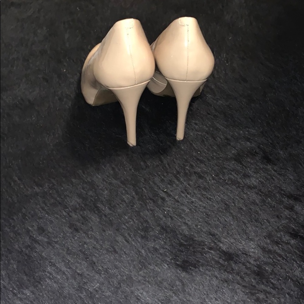 Pumps - Picture 3 of 4